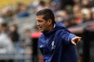 Cristian Chivu dà indicazioni