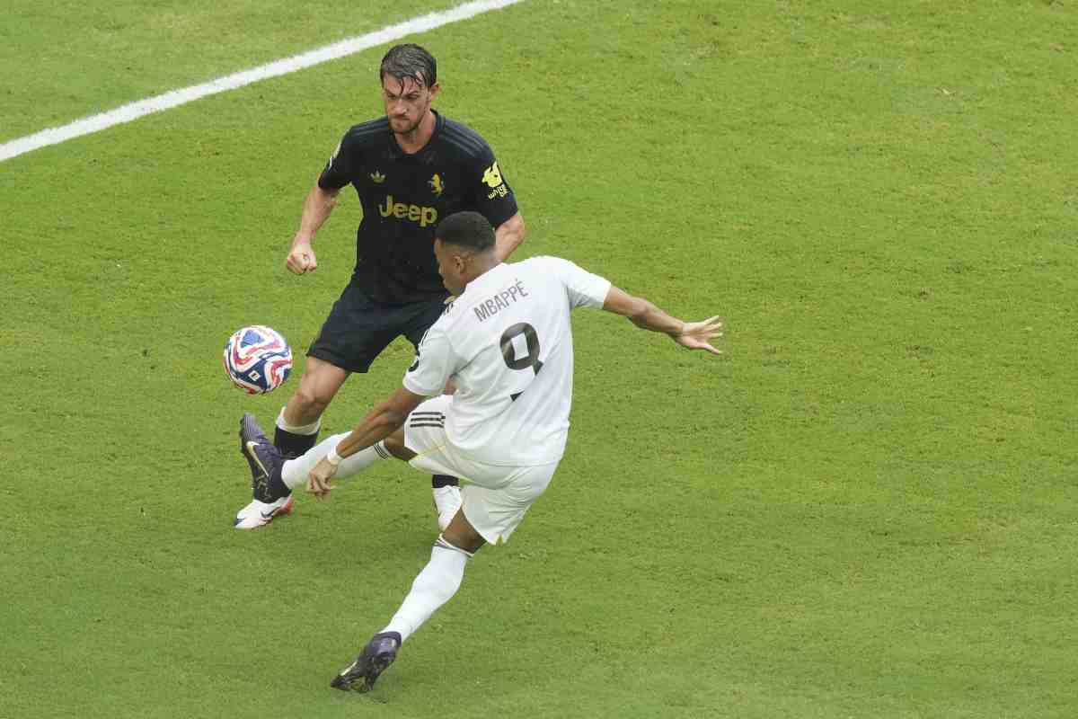 Daniele Rugani sfida Mbappè con la maglia della Juve al Mondiale per Club