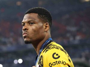 Denzel Dumfries dell'Inter con un viso arrabbiato