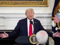 Donald Trump dallo scranno del presidente degli Stati Uniti