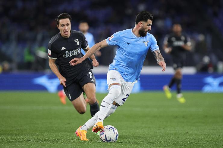 Elseid Hysaj in azione con la Lazio