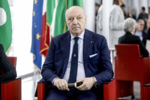 Giuseppe Marotta pensieroso