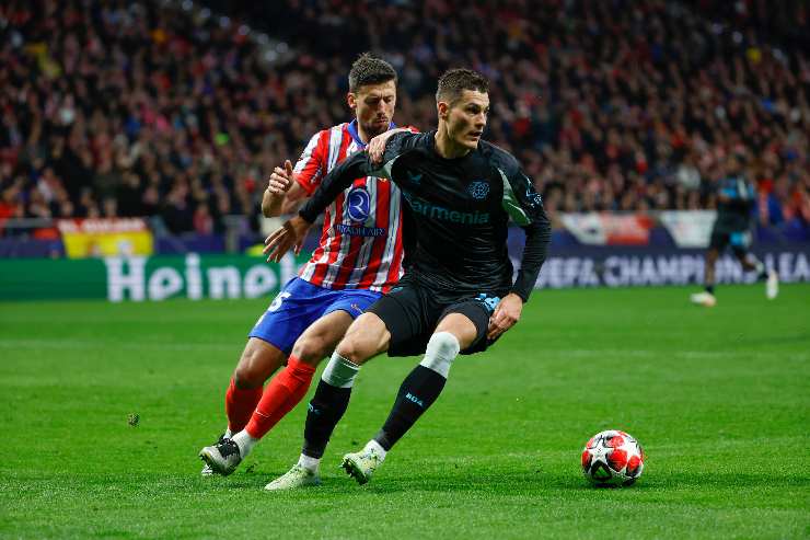 Granit Xhaka in azione con il Bayer Leverkusen