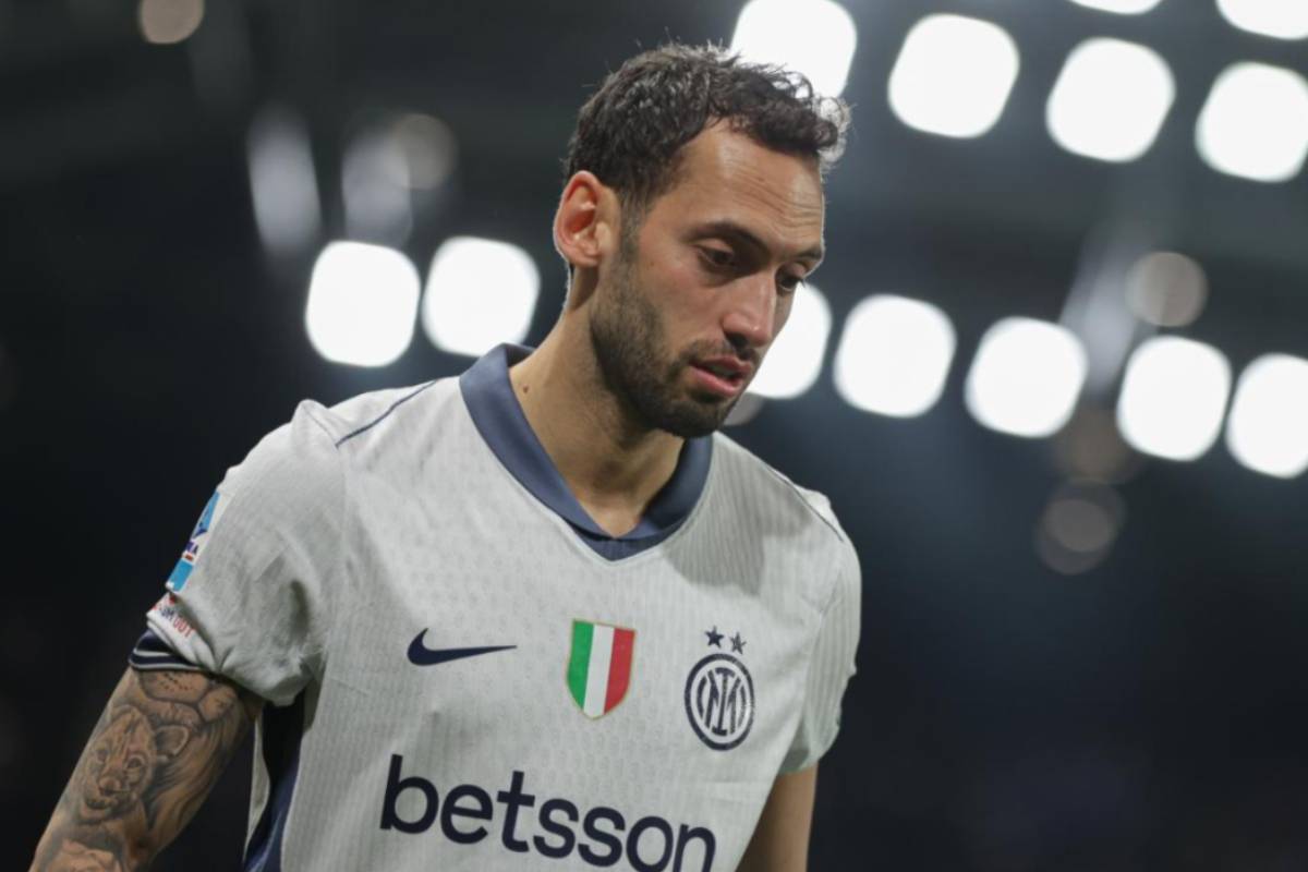Inter, già scelto l’erede di Calhanoglu: pronta l’offerta super a una rivale in Serie A