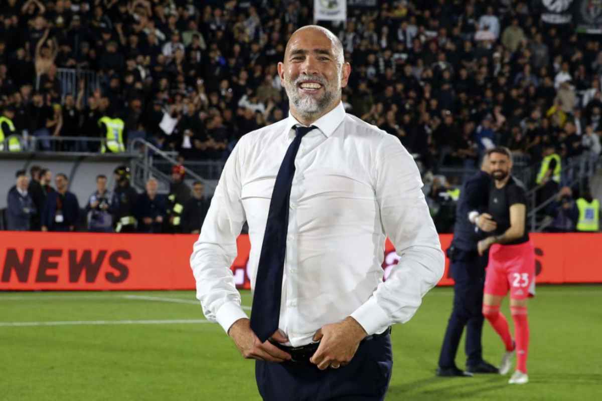 Igor Tudor sorridente in campo