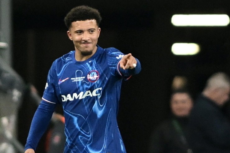 Jadon Sancho esulta