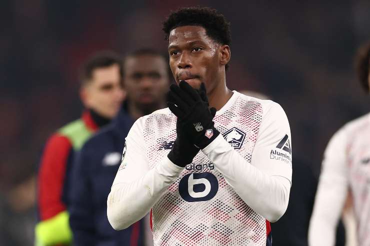 Jonathan David applaude