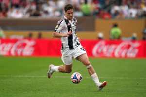 Kenan Yildiz in azione al Mondiale per Club