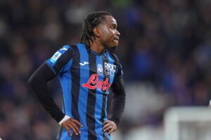 Lookman serio in campo