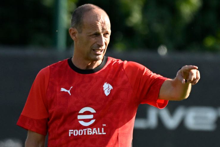 Max Allegri sembra dare indicazioni