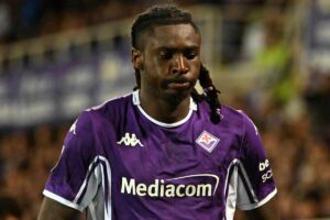 Moise Kean pensieroso