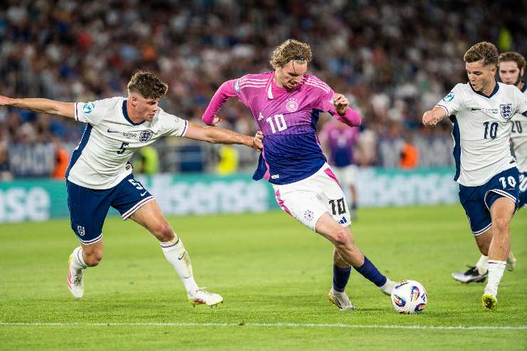 Nick Woltemade in azione con la Germania U21