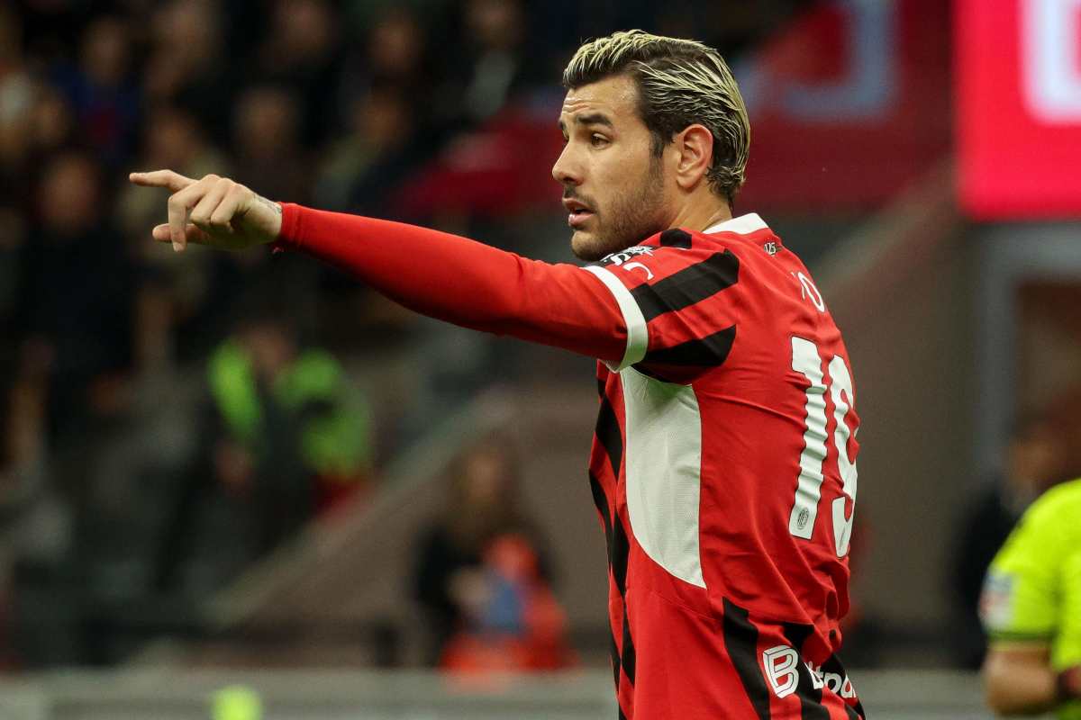 Milan, scelto il sostituto di Theo Hernandez: tifosi scontenti con Tare per la scelta Milan, scelto il sostituto di Theo Hernandez: tifosi scontenti con Tare per la scelta