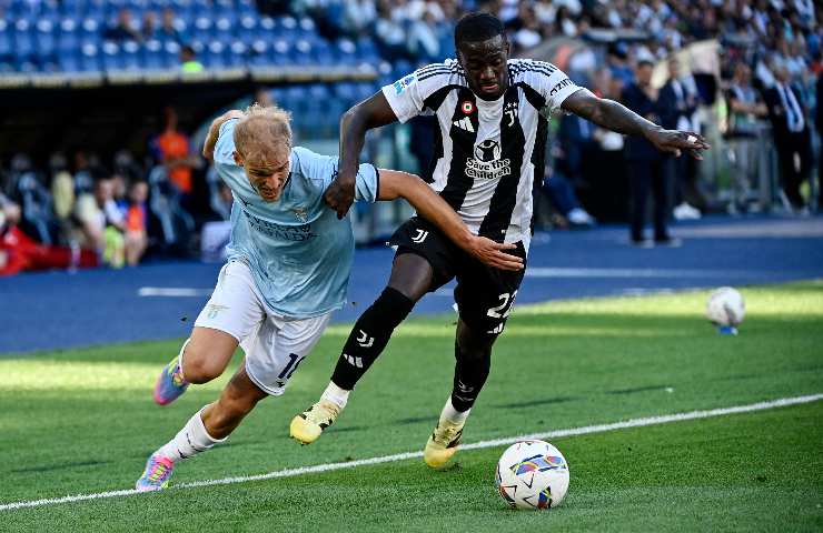 Timothy Weah in azione con la maglia della Juve