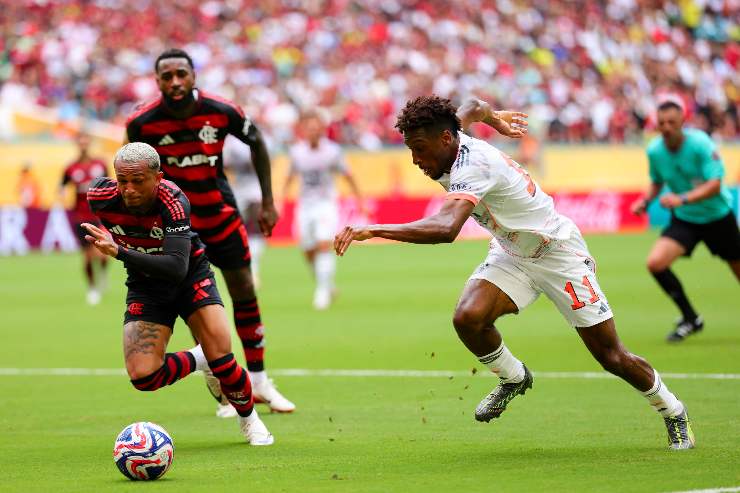 Wesley in azione con la maglia del Flamengo
