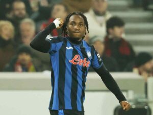 Ademola Lookman esulta dopo un gol con l'Atalanta