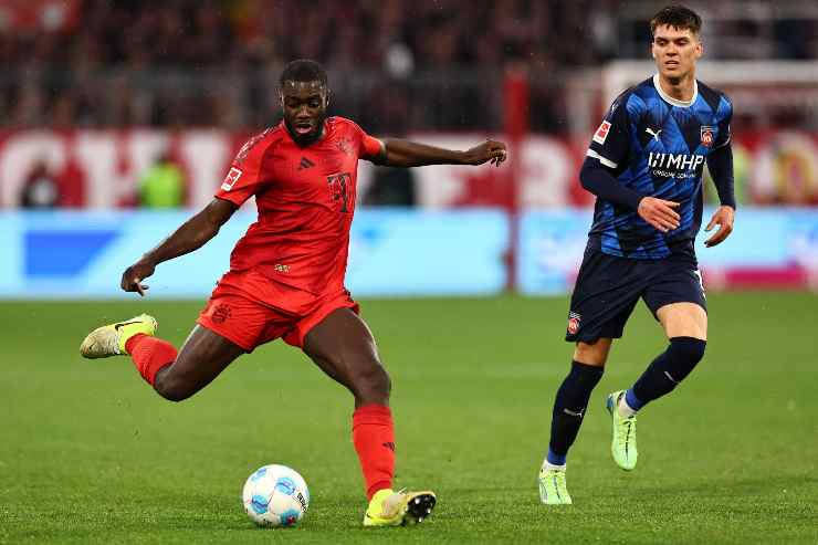 Dayot Upamecano in azione con la maglia del Bayern Monaco