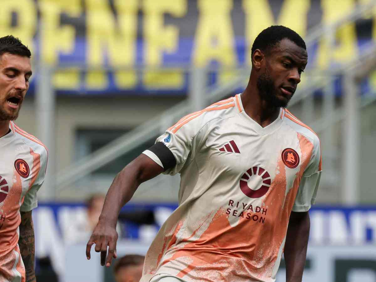 Evan Ndicka in azione con la maglia della Roma
