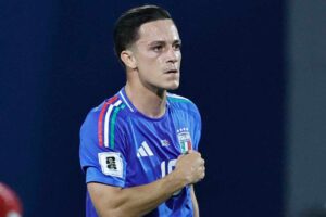 Giacomo Raspadori con la maglia dell'Italia