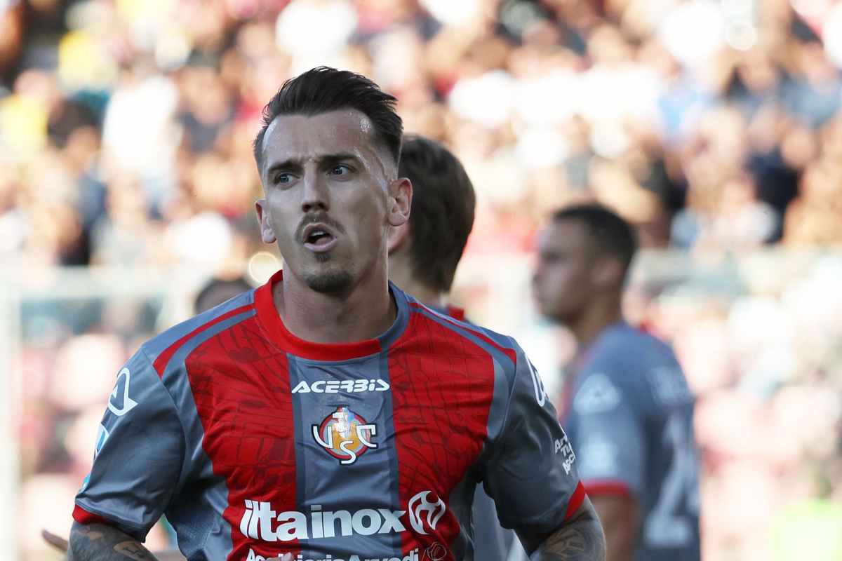 Jari Vandeputte con la maglia della Cremonese