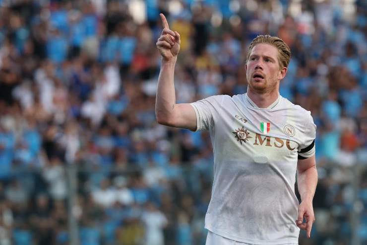 Kevin De Bruyne esulta dopo il gol al Girona