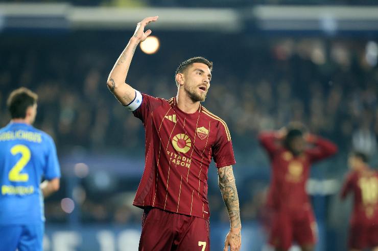 Lorenzo Pellegrini si mostra contrariato