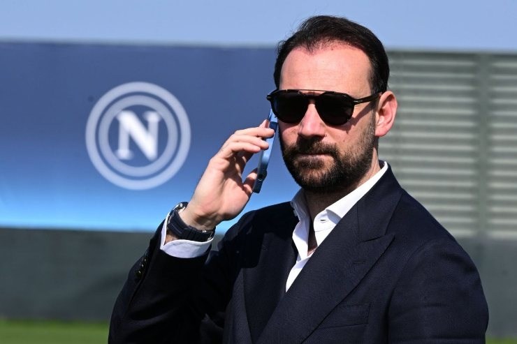 Manna a telefono nel ritiro del Napoli