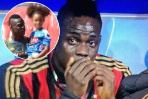 Mario Balotelli Piange in panchina dopo essere stato sostituito in una partita col Milan
