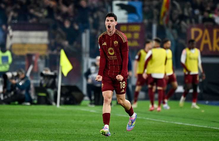 Matias Soulé esulta dopo un gol