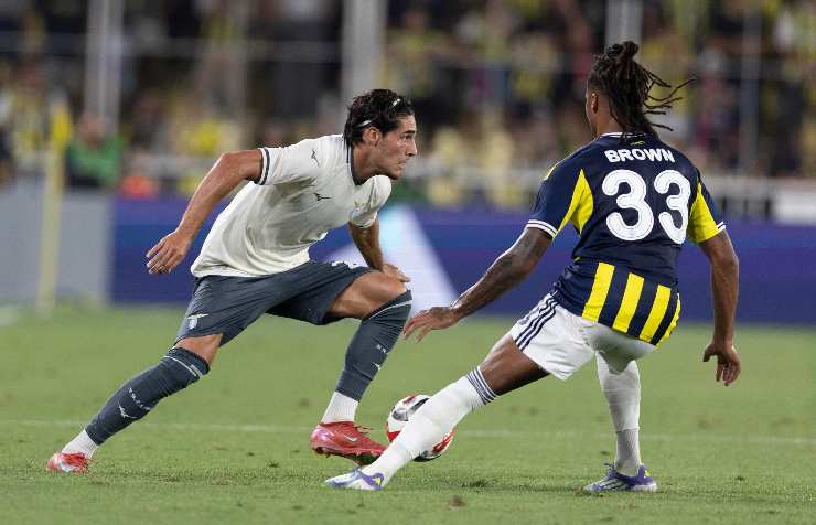 Matteo Cancellieri in azione contro il Fenerbahce
