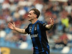 Matteo Tramoni esulta dopo un gol segnato