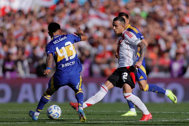 Milton Delgado in azione con la maglia del Boca Juniors