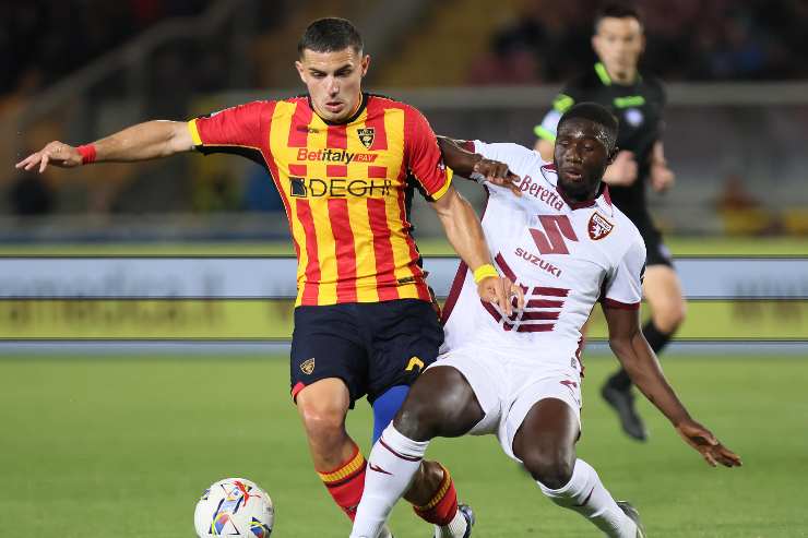 Nikola Krstovic in azione con il Lecce