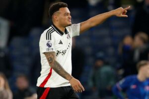 Rodrigo Muniz esulta dopo un gol con la maglia del Fulham