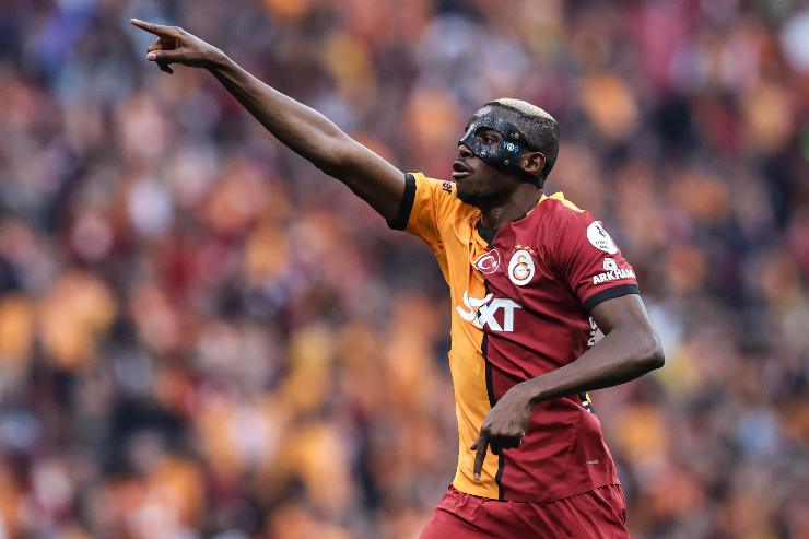Victor Osimhen dà indicazioni
