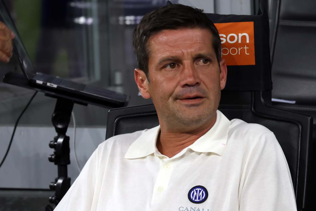 Cristian Chivu pensieroso