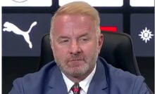 primo piano di Igli Tare mentre parla in conferenza stampa