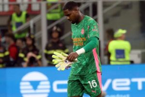 Mike Maignan esce infortunato a capo chino