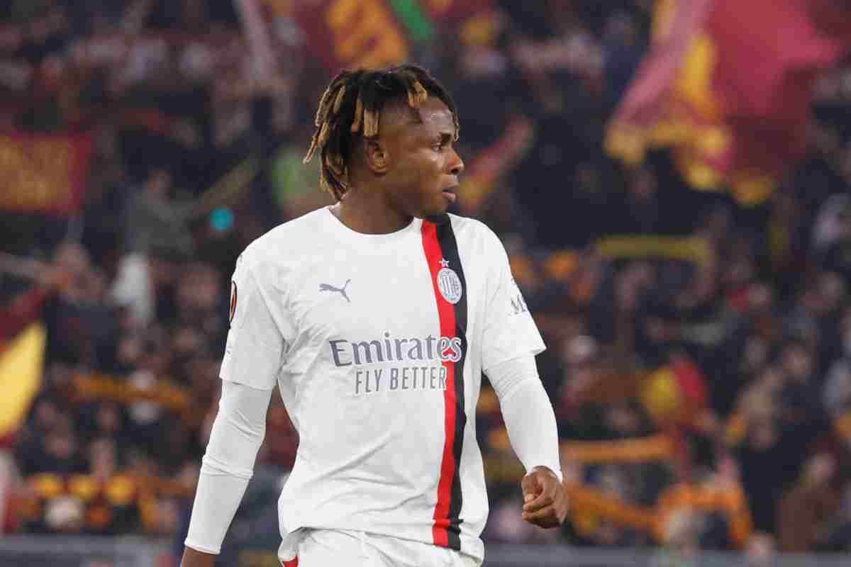 Samu Chukwueze in un'immagine con la maglia del Milan