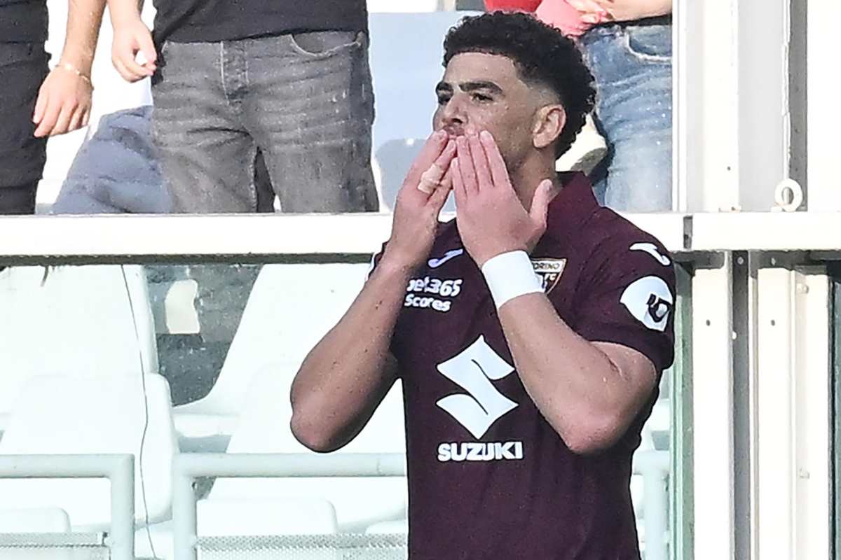 gazzetta sports awards che adams si aggiudica il premio per il gol pi249 bello da 46 metri