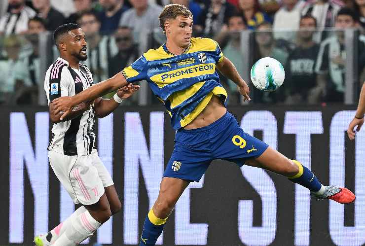 Gleison Bremer in azione contro il Parma