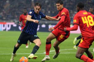 Pio Esposito in azione palla al piede